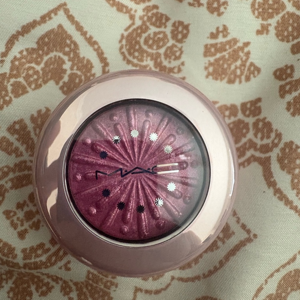 Brand New Limited Mac Frosted Explosive Chemistry Pink Eyeshadow